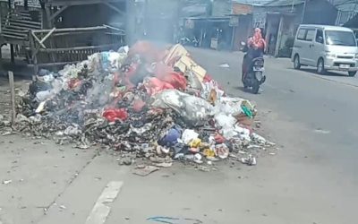 Eka Meidiana : Sampah di Pasar Jayanti, Makan Badan Jalan Nasional Diduga UPTD II Balaraja dan Pemerintah Kecamatan Jayanti Tutup Mata