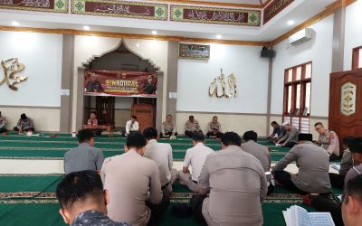 Personel Polres Serang Polda Banten Melaksanakan Pengajian Rutin, Tingkatkan Iman Dan Takwa