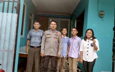 Anggota Samapta Polsek Pasar Kemis Pam Di Gereja Betleham Indonesia