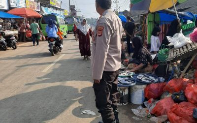 Kapolsek Bojong Polres Pandeglang Berhasil Mengatasi Kemacetan Di Pagi Hari