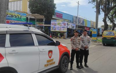 Panit PAM Waster Dan Personil Sat Pamobvit Polresta Tangerang Polda Banten Melaksanakan Kegiatan Patroli Ke Pusat Perbelanjaan Hypermart Cikupa Tangerang