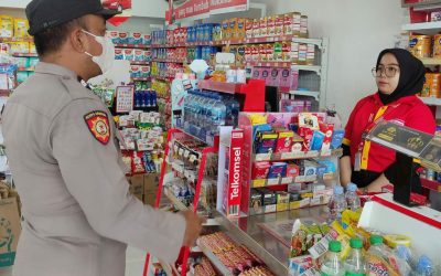 Polres Karawang Anggota Polsek Pakisjaya Lakukan Patroli Antisipasi 3C di Alfamart Pakisjaya 