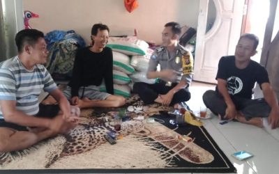 Bhabinkamtibmas Polsek Bojongmanik Polres Lebak Sambangi Warga Di Desa Binaan