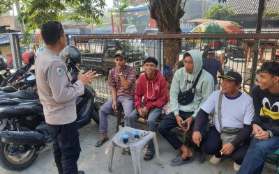 Anggota Bhabinkamtibmas Polsek Rengasdengklok Sosialisasikan TPPO Kepada Masyarakat