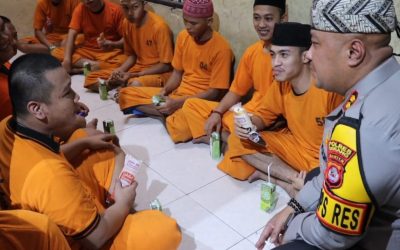 Ngariung Iman Ngariung Aman Kapolres Serang Bersama Tahanan Di Rutan Polres Serang