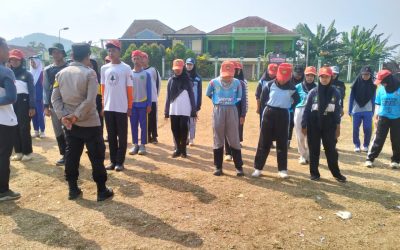 Giat Bhabinkamtibmas Hadiri Acara Kegiatan Latihan Pasukan Paskibraka kecamatan Cibeber Yang Dibentuk PHBN Kecamatan Cibeber