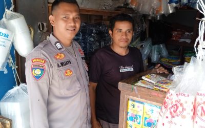 Bhabinkamtibmas Polsek Gunungkencana Polres Lebak Sambangi Padagang pasar Tradisional Gunungkencana