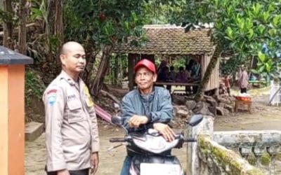 Bhabinkamtibmas Polsek Banjarsari Polres Lebak Silaturahmi Kepada Tokoh Masyarakat