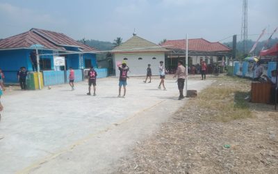 Polsek Bojongmanik Polres Lebak Pengamanan Bola Volly Tingkat Kecamatan Bojongmanik Peringatan HUT RI Ke 79 Tahun 2024