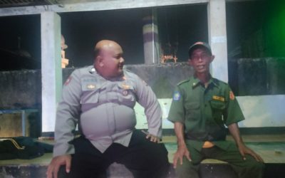 Bhabinkamtibmas Polsek Telagasari Bina Linmas Dalam Giat Siskamling 