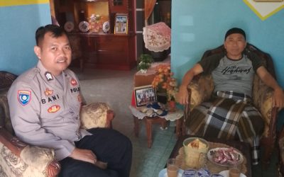 Bhabikamtibmas Polsek Bojongmanik Polres Lebak Sambangi Rumah Warga Sampaikan Edukasi Kamtibmas