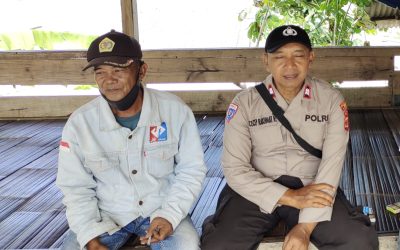 Personil Polsek Panggarangan Polres Lebak sambangi Kewarga Desa Cihara  