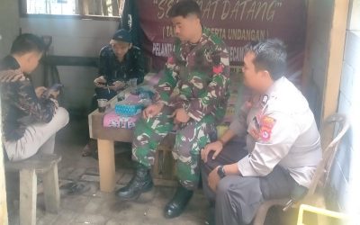 Bhabinkamtibmas Polsek Bojong Polres Pandeglang Gelar Sambang Dialogis Bersama Babinsa untuk Menjaga Situasi Kamtibmas Di Desa Binaan