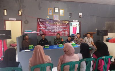 Pastikan Aman, Bhabinkamtibmas Polsek Cijaku Polres Lebak Lakukan PAM Rapat Pleno Rekapitulasi Daftar Pemilih