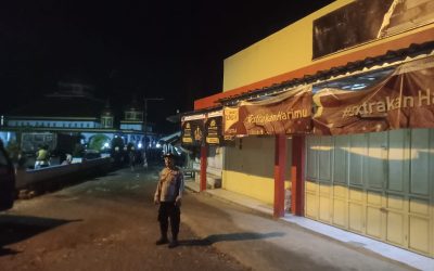 Polsek Bojongmanik Polres Lebak Patroli Gedung Pertokoan