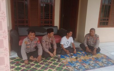 Sambangi Tokoh Pemuda Kapolsek Bojongmanik Polres Lebak Sampaikan Pesan Kamtibmas