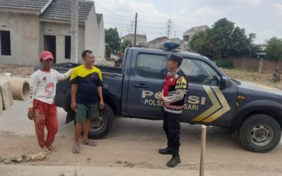 Patroli Presisi Polsek Jatisari Sambangi Warga Perum Cikampek Baru