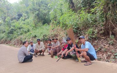 Bhabinkamtibmas Polsek Tegalwaru Giat Jum’at Curhat Sambang Warga Kerja bakti dan Silahturami 