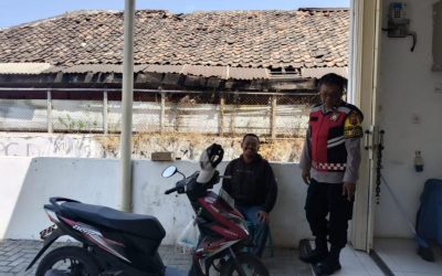 Aipda M.Ahri Dalam Giat Patroli Berikan Himbauan Kepada Petugas Parkir Diarea Minimarket Pagadungan