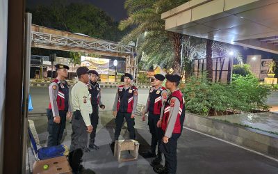 Anggota Sat Samapta Polres Karawang laksanakan Patroli Perintis Presisi dan Prekat serta menyambangi Scurity Perumahan Kertabumi