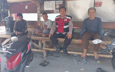 Anggota Polsek Telukjambe Barat Sambangi Komunitas Opang Karbar