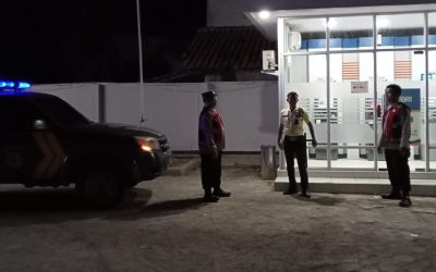 Kanit Sabhara Polsek Batujaya bersama Anggotanya Sambangi Scurity Bank BRI Unit Batujaya serta menyampaikan Himbauan Kamtibmas