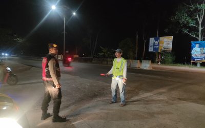 Anggota Sat Samapta Polres Karawang melaksanakan Patroli Perintis Presisi dan Giat Cipta Kondisi KRYD dengan Sasaran Premanisme  