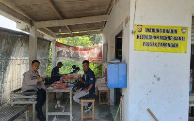 Sambang ke Warung Bhabinkamtibmas Polsek Panongan Polresta Tangerang Aipda Antariksa Sampaikan Pesan Kamtibmas