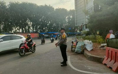 Polsek Karawang Kota Tingkatkan Pelayanan Gatur Pagi di Jalan Raya Kertabumi