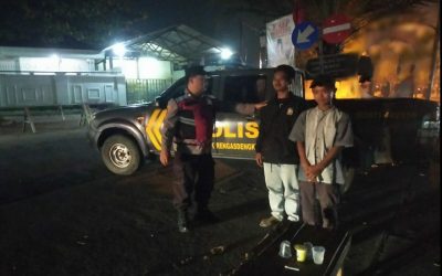 Patroli Dialogis Malam Hari, Polsek Rengasdengklok Laksanakan Sambang Dengan Warga