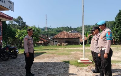 Kapolsek Gunungkencana Polres Lebak Pimpin Apel Konsolidasi Pam OMP 2024 Di Mako Polsek Gunungkencana