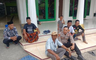 Rutin Sambangi Warga, Bhabinkamtibmas Polsek Leuwidamar Polres Lebak Laksanakan Door To Door System Sambangi Warga Desa Lebakparahiang