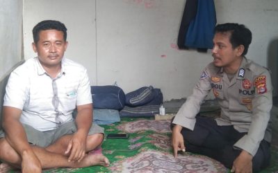 Anggota Bhabinkamtibmas Polsek Malingping Polres Lebak Sambang Warga Sampaikan Himbauan Kamtibmas