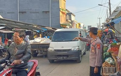 Antisipasi Kemacetan, Personil Polsek Malingping Polres Lebak Gelar Strong Point Pagi