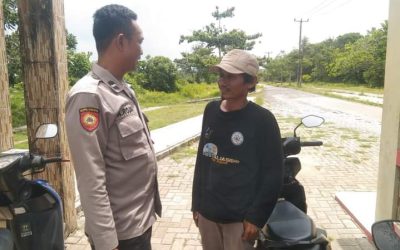 Bertemu Dengan Warga Saat Patroli, KA SPK Polsek Malingping Polres Lebak Sampaikan Pesan Kamtibmas