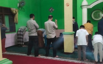 Guna Memakmurkan Masjid Personil Polsek Gunungkencana Polres Lebak Giat Subuh Keliling Di Masjid Al – Barokah