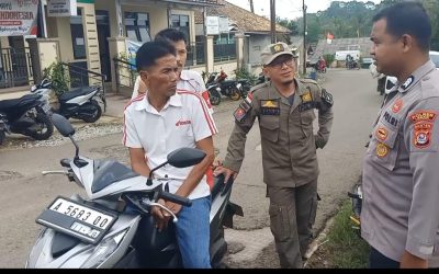 Ciptakan Situasi Aman Anggota Polsek Gunungkencana Polres Lebak Melaksanakan Giat Sambang Dengan Masyarakat Di Wilayah Kecamatan Gunungkencan