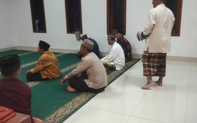 Guna Memakmurkan Masjid Personil Polsek Gunungkencana Polres Lebak Giat Subuh Keliling Di Masjid Al – Hidayah