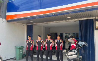 Anggota Sat Samapta Polres Karawang Polda Jabar Tingkatkan Patroli Prekat Dan Dialogis Diwilayah Hukum Polres Karawang Pada Siang Hari 