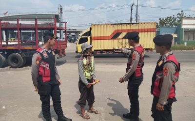 Anggota Sat Samapta Polres Karawang melaksanakan Patroli Perintis Presisi dan Giat Cipta Kondisi KRYD dengan Sasaran Premanisme  