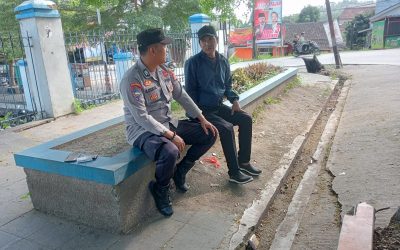 Babinkamtibmas Polsek Gunungkencana Polres Lebak Jalin Silaturahmi Dengan Warga Masyarakat