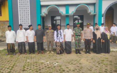 Kapolsek Gunungkencana Polres Lebak Bersama Personil Melaksanakan Giat Pengamanan Upacara Hari Santri Nasional Dan Hari Sumpah Pemuda Ke 96 tahun 2024 Di Alun – Alun Gunungkencana