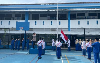 Anggota Polsek Panongan Polresta Tangerang Jadi Pembina Upacara Di SMPIT Al-Fatih Citra Raya, Aipda Antariksa; Penting Nya Meneladani Para Pahlawan