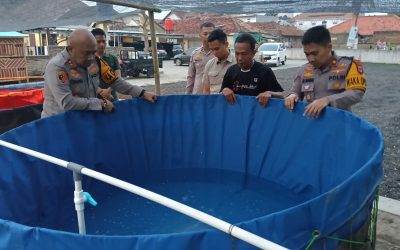 Kapolres Serang Polda Banten Cek Ketahanan Pangan Budidaya Ikan Dan Peternakan Ayam 