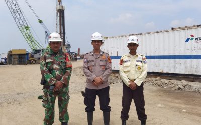 TNI-Polri Laksanakan Pengamanan Obyek Vital Pengeboran Minyak Pertamina di Cluster Tegal Sawah Karawang 