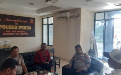 Anggota Polsek Pedes Himbau Masyarakat Untuk Menjaga Keamanan Menjelang Pilkada