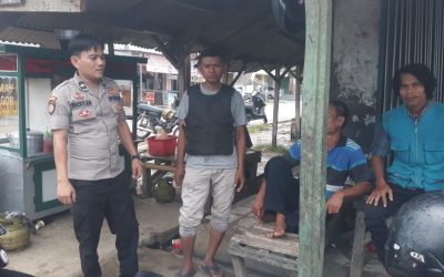 Kanit Binmas Melaksanakan Giat Sambang Dan Silaturahmi dengan Masyarakat Desa Jalupanggirang