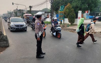 Polantas di Karawang Gelar Gatur Lalin, Cegah Gangguan Kamseltibcarlantas Di Jalan Raya