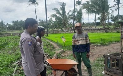 Bersama Warga Bhabinkamtibmas Gotong Royong Wujud Polri Dekat Bersama Masyarakat 