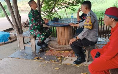 Bhabinkamtibmas Polsek Puloampel Polres Cilegon Merangkul Warga 